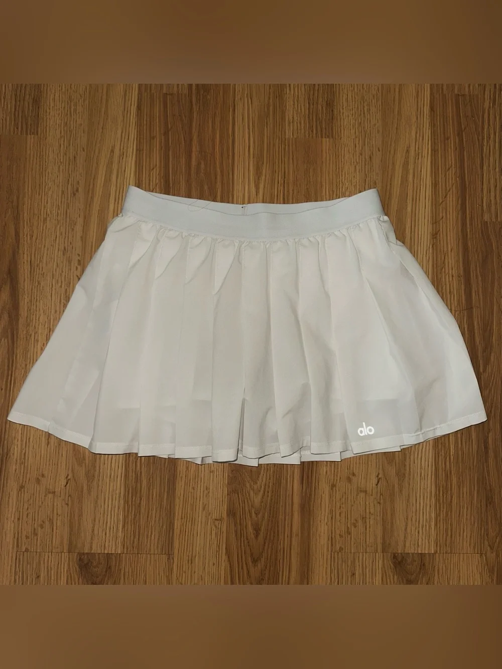 alo white skirt